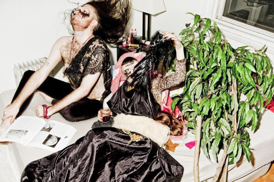 GRIMESBRAZIL's tweet photo. Há 14 anos, Grimes e d'Eon lançavam o EP colaborativo “Darkbloom”.

qual sua track favorita? https://t.co/YLvBha0tzV