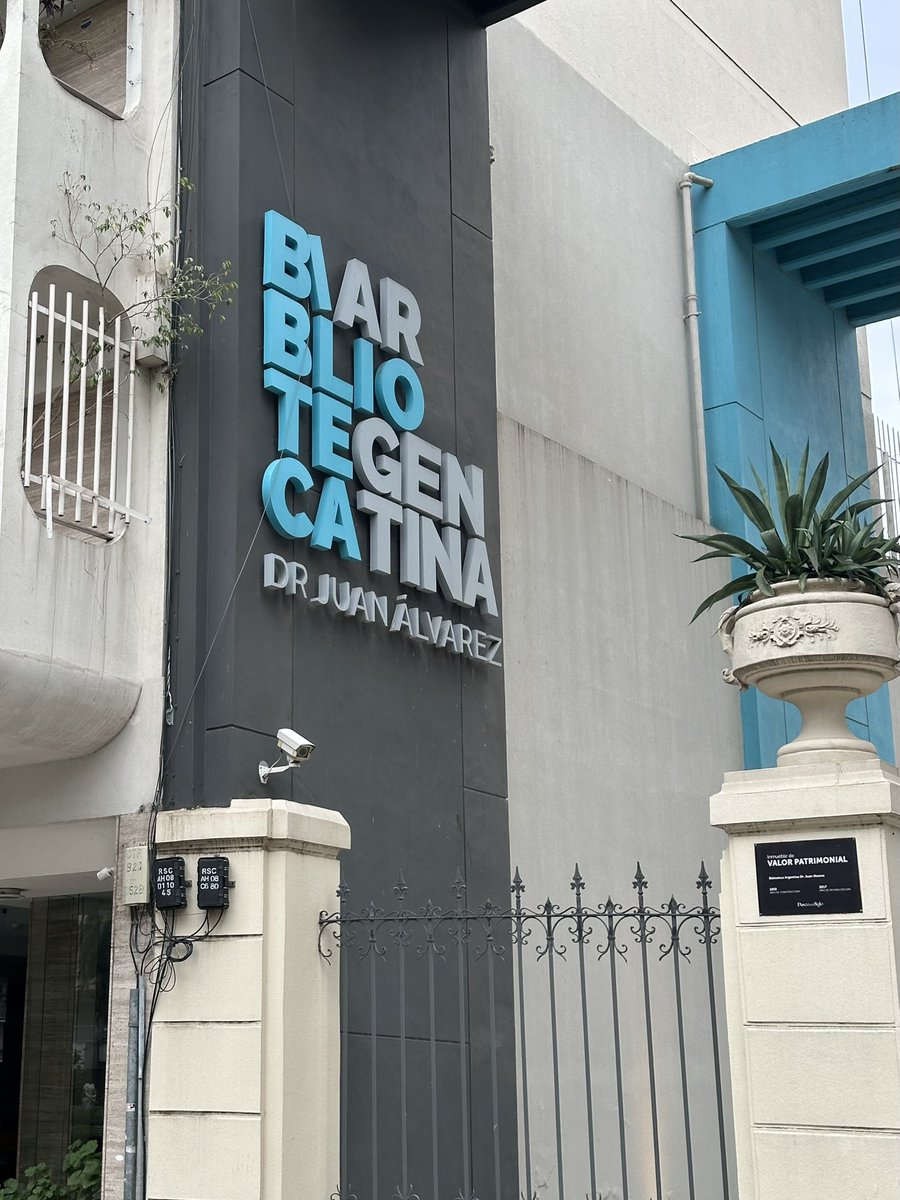 shuga_vibes's tweet photo. Hoy conocí la famosa Biar Blio Tegen Catina 🙏 https://t.co/V7zsf47vON