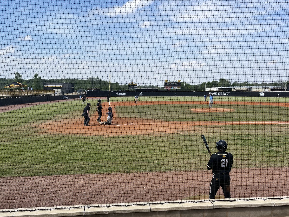 How Good Friday Started…Presented research with students at Health Conference. How it’s going ⁦<a href="/uapbinfo/">UAPB Official</a>⁩ ⁦<a href="/UAPBLionsBSB/">𝐆𝐨𝐥𝐝𝐞𝐧 𝐋𝐢𝐨𝐧𝐬 𝐁𝐚𝐬𝐞𝐛𝐚𝐥𝐥 ⚾️</a>⁩ Supporting my research students on the diamond. I’m blessed!