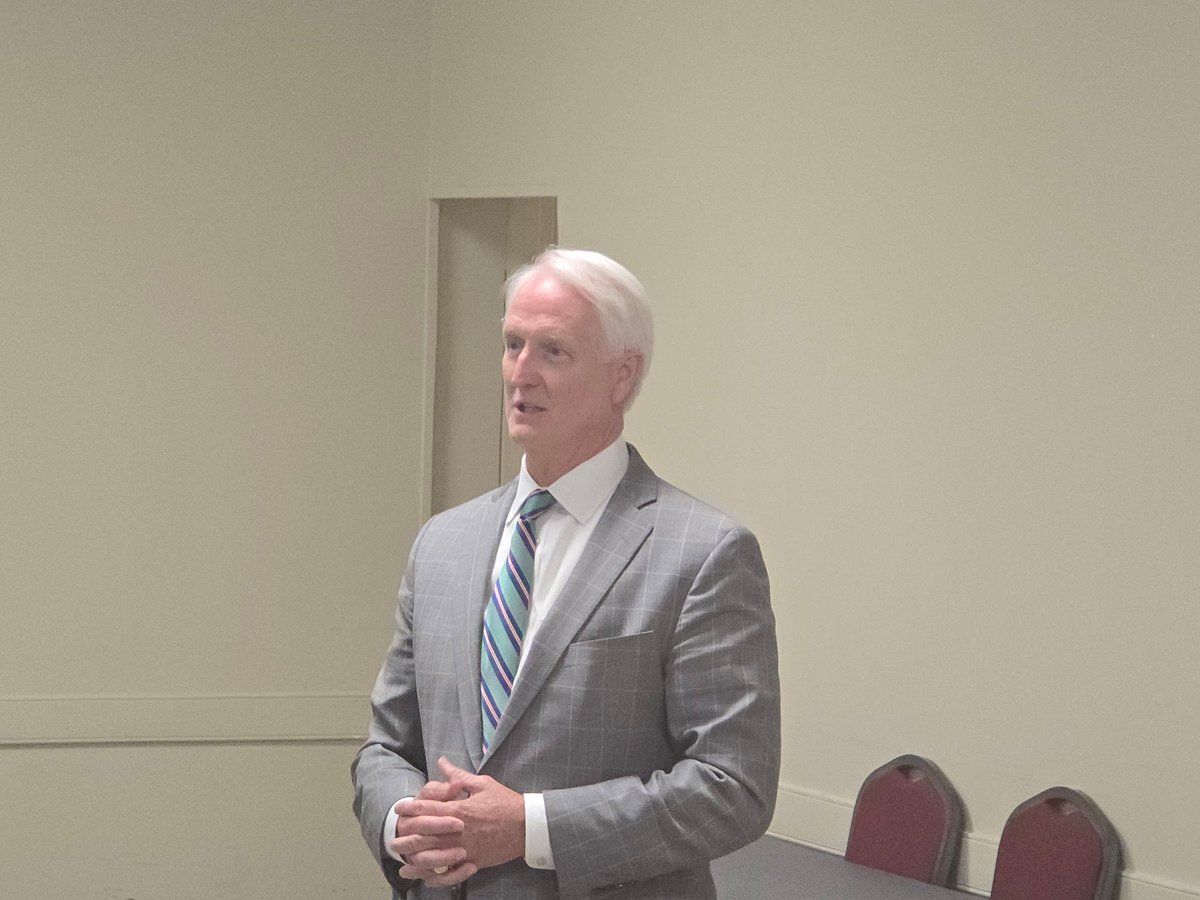 Last night it was great to be at the Waynesboro GOP meeting led by Chairman Jim Wood. Good to see friends Senator Chris Head &amp; John Massoud 6th Congressional District GOP Chairman. Thank you all for welcoming me! 🐘🇺🇸