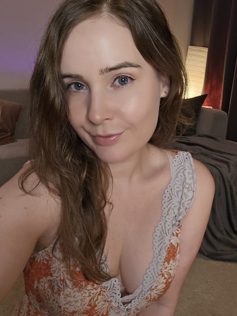 Let's spend this good Friday together 😉 melodymellow.live