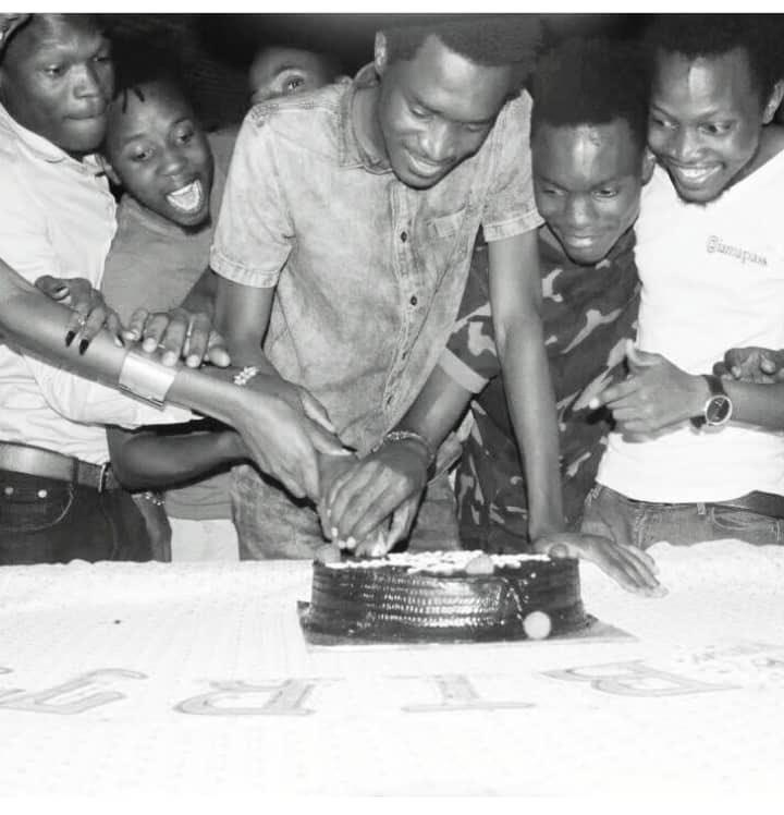 IamApass's tweet photo. Day one Team A Pass Saad Shots akittadde, we can never control our destiny, one day we will die so let’s live our lives ❤️ 

If you knew how fast they forget about you when you die, you will stop living to impress people. 🙏🏾 R.i.P @saadShots https://t.co/xDWe2hcZXD
