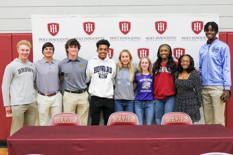 #ICYMI We celebrated Nine HIES Student Athletes on Signing Day this week! #GoBears🐻

Read about it here: athletics.hies.org/news/2025/4/15…