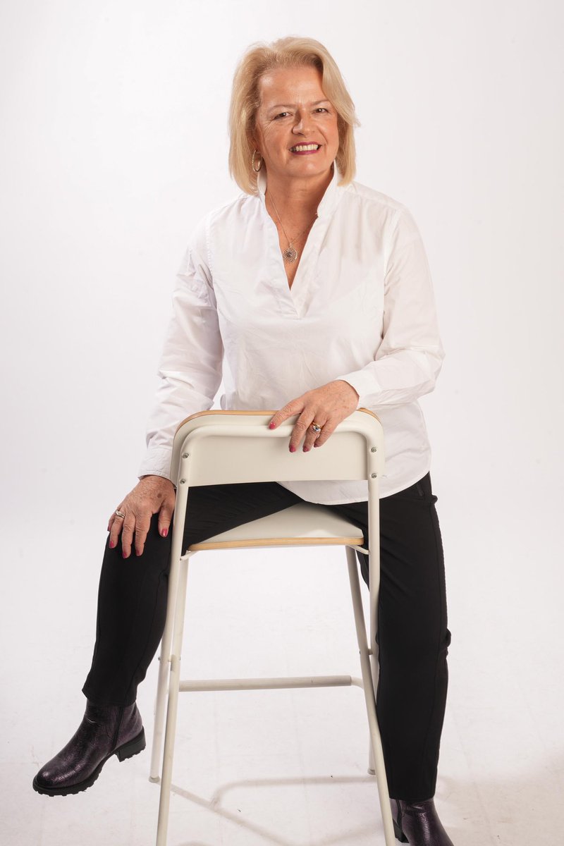 GillBarham's tweet image. Black and white ? Ofcourse … #silvermodel #over50 #actor #soprano #manchestermodel #classicmodel