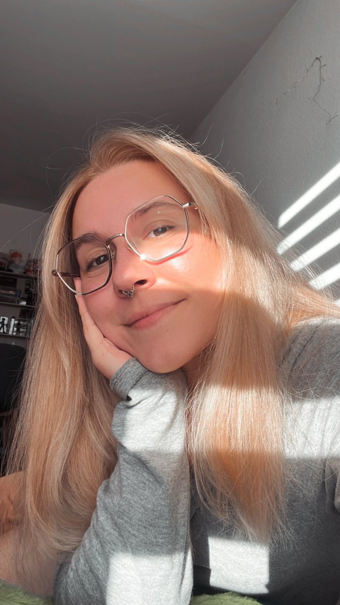 Shriya17_'s tweet photo. Je tweet 1x/an mais ça dit quoi 
#wlw #nonbinary https://t.co/cYjHGh5yon