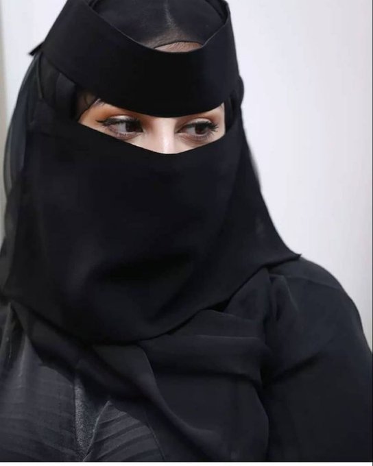 امي تقول الف واحد يتمناك فيه واحد من الالف ولا انام ؟!😂😇