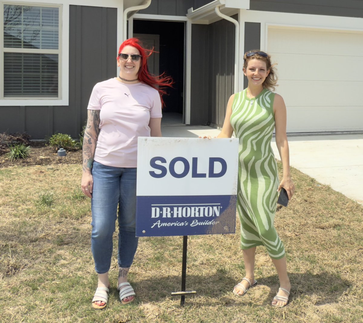 _lowlyf_'s tweet photo. Your fav realtor https://t.co/QbtLvKUkzD