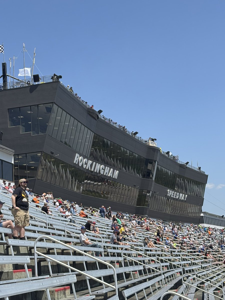 Racing again at Rockingham !   So glad I got to see it