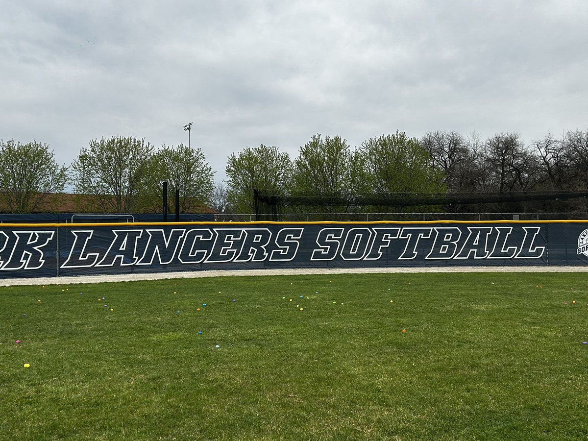 LPLancersSB's tweet photo. Annual Egg Hunt - Lancer Style! #WeAreLakePark https://t.co/qR1FAVObEW