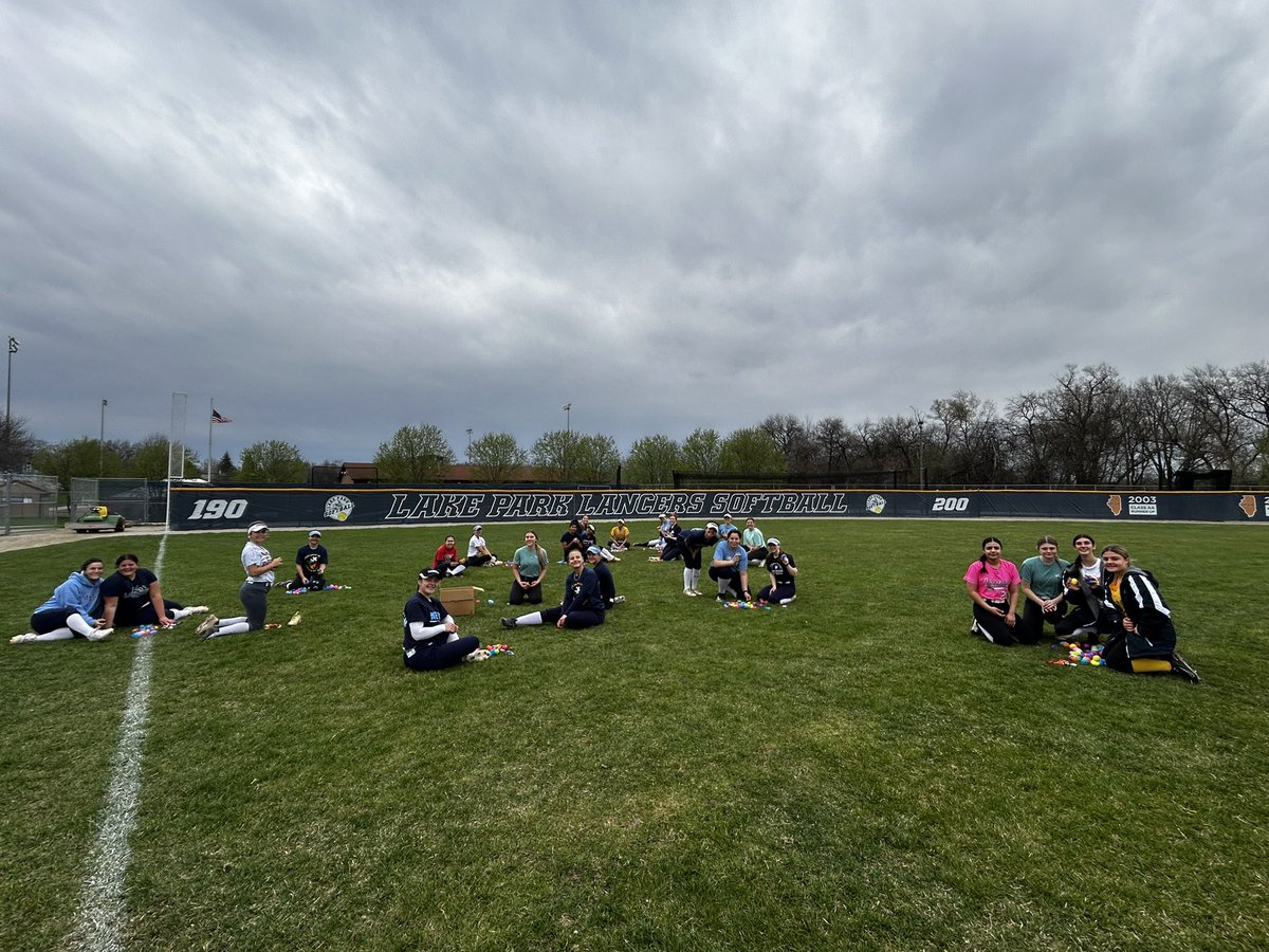 LPLancersSB's tweet photo. Annual Egg Hunt - Lancer Style! #WeAreLakePark https://t.co/qR1FAVObEW