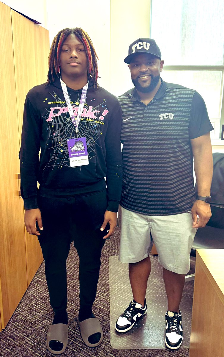 Xaviermuhamma24's tweet image. Luke 1:37 “For with God nothing shall be impossible." After a great Spring Game visit, I am truly grateful to receive an offer from TCU. Thank you coach @_CoachJmac @CoachSonnyDykes for this opportunity! #FunkyTown 🐸
@sohofootball @TheUCReport @BlueChipsCEO @GPowersScout…