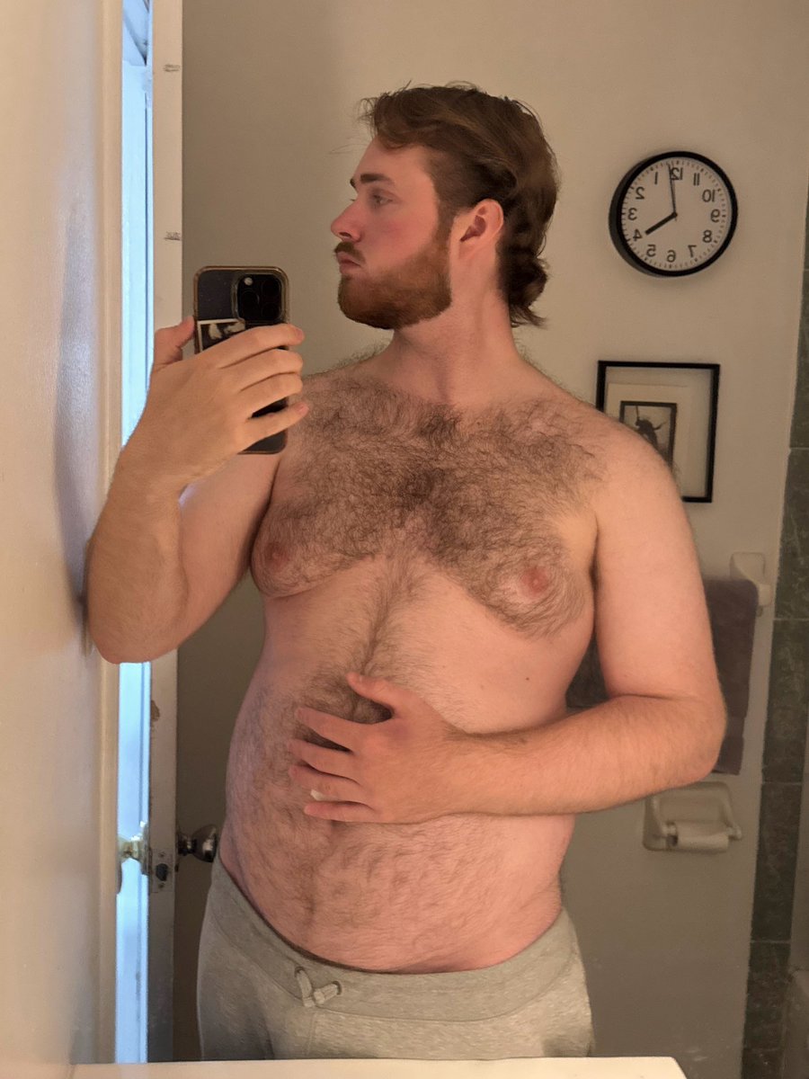 greetinghimeros's tweet photo. it’s fat boy friday https://t.co/Brbx4l8dpl