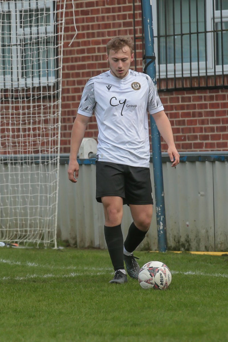 Hungerford Town U23s (@hungerfordu23s) on Twitter photo Congratulations to our very own <a href="/jamestommo17/">James Tomlinson</a> who made his first team debut today against Wimborne Town. Well done JT all the hard work and dedication you have put in with <a href="/JasB55/">Jason Braidwood</a> <a href="/8chrispassey/">Chris Passey</a> <a href="/DanRobbo1986/">Danny Robinson</a> <a href="/studavis84/">Stu Davis</a> the last few months is paying off π©Άπ€ Congratulations to our very own <a href="/jamestommo17/">James Tomlinson</a> who made his first team debut today against Wimborne Town. Well done JT all the hard work and dedication you have put in with <a href="/JasB55/">Jason Braidwood</a> <a href="/8chrispassey/">Chris Passey</a> <a href="/DanRobbo1986/">Danny Robinson</a> <a href="/studavis84/">Stu Davis</a> the last few months is paying off π©Άπ€