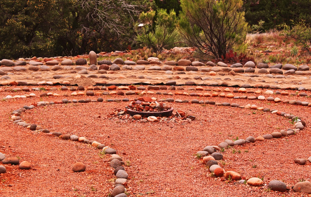 SedonaChamber's tweet photo. JUST ANNOUNCED: @TravelLeisure names Sedona the "Most Mindful Destination on Earth"! 🏆

With our energy vortexes, red rock formations, and world-class resorts like @LAubergeSedona and @AmaraSedona, it's the perfect place for your next wellness journey.

#VisitSedona https://t.co/ItjvqOPv7A