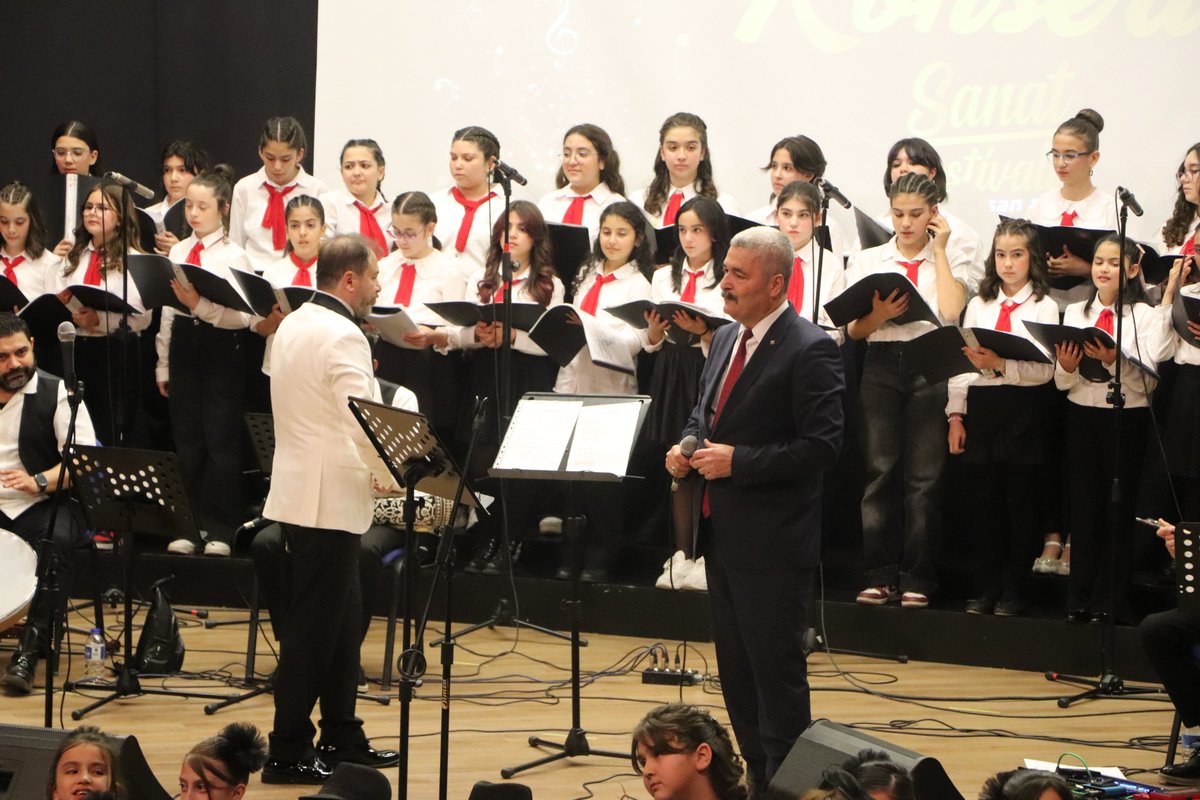 msakademi09's tweet photo. Aydın Efeler İlçe Milli Eğitim Müdürlüğü Müzik ve Sanat Akademisi, geleneksel hale gelen Sanat Festivali kapsamında düzenlediği konser gecesiyle sanatseverlere unutulmaz bir müzik şöleni sundu. https://t.co/1u2KoVGq0Y