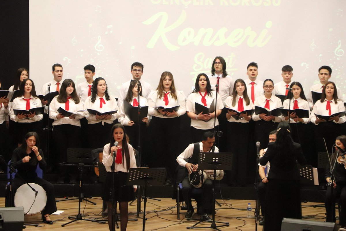 msakademi09's tweet photo. Aydın Efeler İlçe Milli Eğitim Müdürlüğü Müzik ve Sanat Akademisi, geleneksel hale gelen Sanat Festivali kapsamında düzenlediği konser gecesiyle sanatseverlere unutulmaz bir müzik şöleni sundu. https://t.co/1u2KoVGq0Y