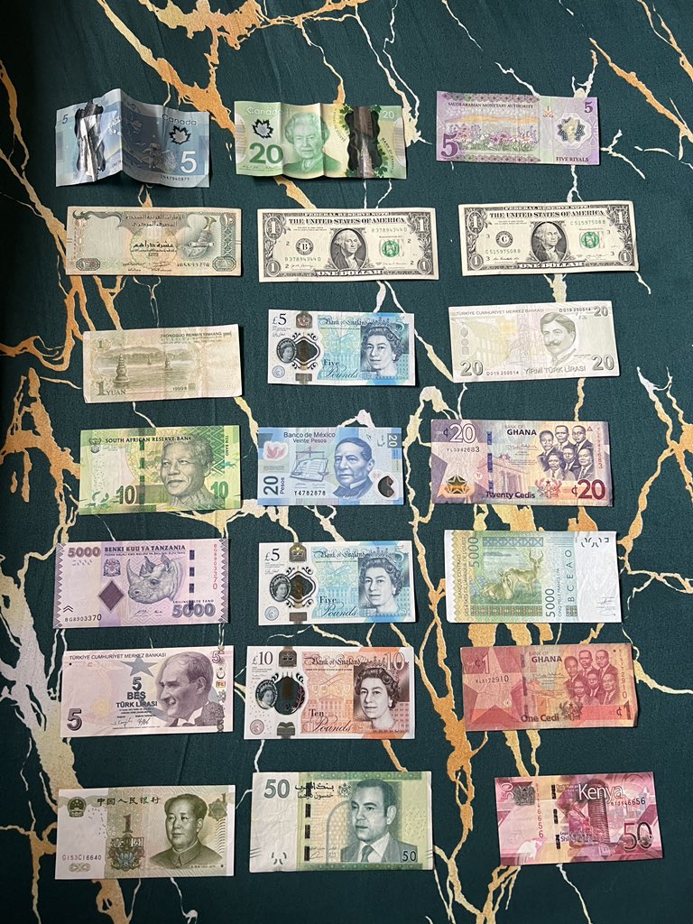 Anytime my friends travel , I ask them to bring me the currency of the country they travel to 
Here is my little stash🤭

I know One day, I will also be able to travel to these countries 🥹
