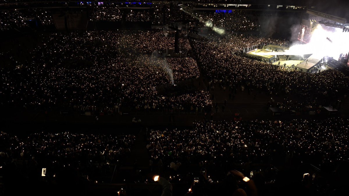 100,000 PEOPLE IN PARIS FOR BURNA BOY! 🏟️