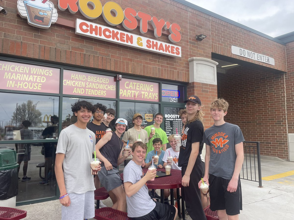 Miracle Mile champs enjoying their prizes, Roosty’s Milkshakes. If you need some good food after SmithStrong, all the places in the food court are highly recommended! #SMITHSTRONG