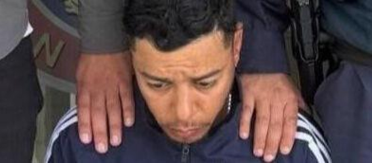 RobertoVaquero_'s tweet photo. Acaba de ser detenido en Turquía Youness en Naciri, un condenado en España por abusar sexualmente de más de cien niños. 

El detenido llevaba en busca y captura desde 2019 y está acusado de haber participado en una red de distribución de pornografía infantil que se aprovechaba de menores en situación de vulnerabilidad. Algunos de esos menores sufrieron dichos abusos en Tortosa (Tarragona). 

Otro "caso aislado".