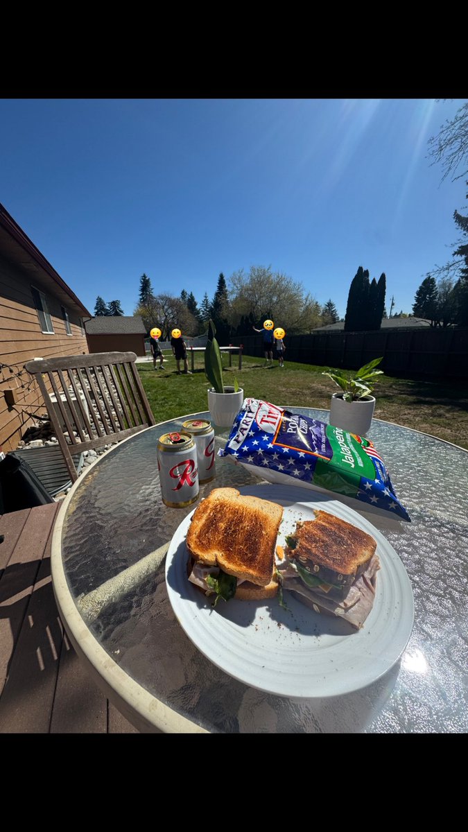 BabyDjournalism's tweet photo. Nothing more primal for a hangover revival
#thisfucks https://t.co/RKNbswx1Ad