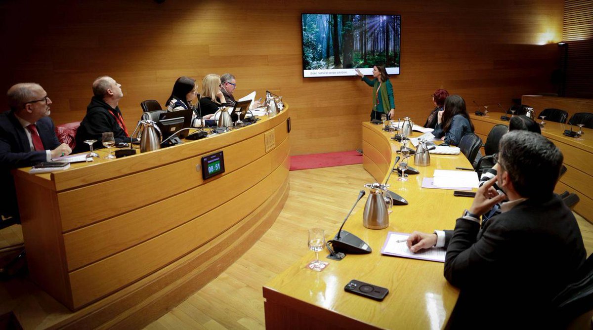 AplecTerritori's tweet photo. El #MosaicMediterrani a les Corts Valencianes: https://t.co/7JmX2MubNb https://t.co/Fb1uMj0luU
