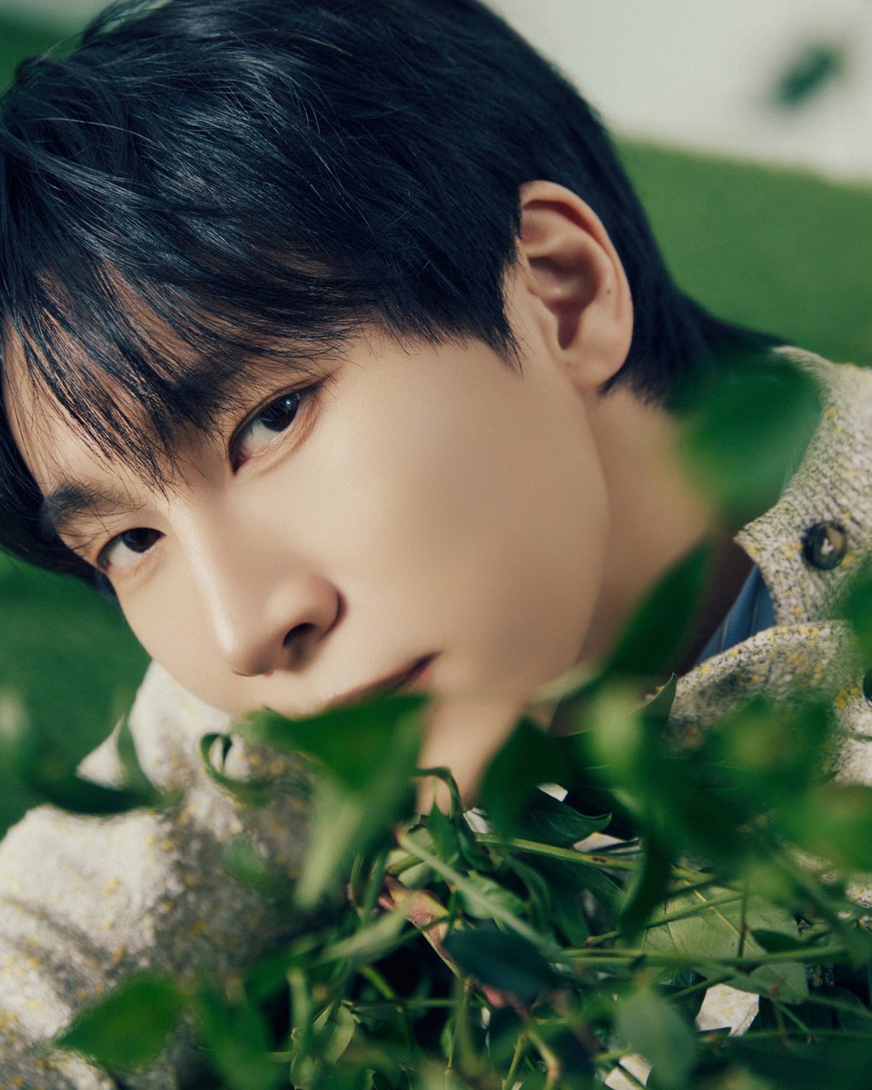 btobthinker's tweet photo. Lim Hyunsik of BTOB reports he did not know that band mate Eunkwang was gay.

“I thought he was Korean” he says. https://t.co/Vqg5LMPOde