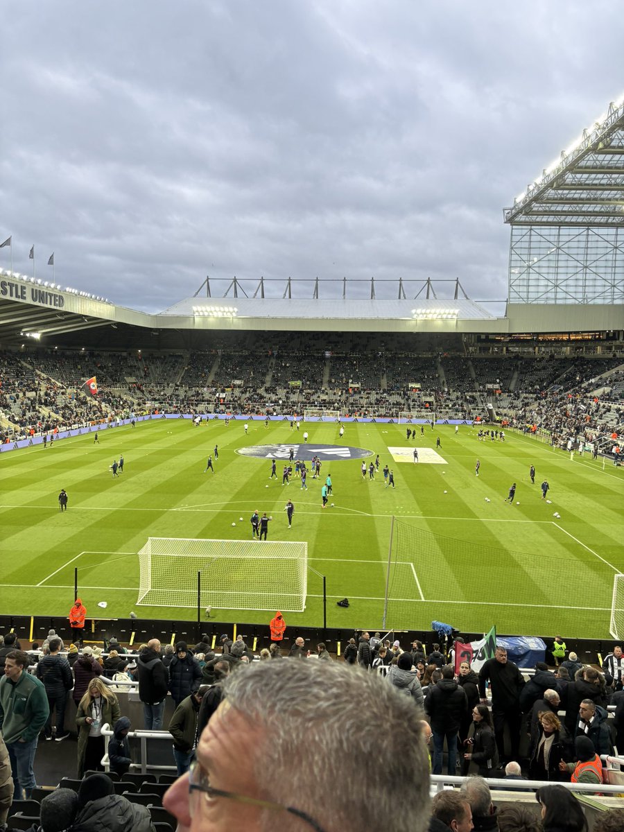 ashleystyles1's tweet photo. Went up to watch Newcastle vs palace Wednesday. So fucking good!!!! https://t.co/QwCjBNLgqb