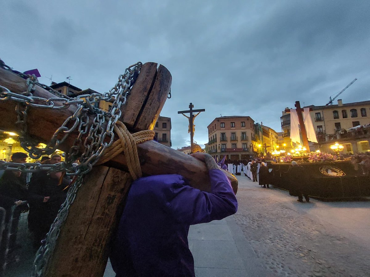#Segovia Holy Week in Segovia provides a unique setting to follow the steps of numerous saints, with the Good Friday procession linking the Cathedral with the Aqueduct. Declared a National Tourist Interest
#SpainHeritageCities
<a href="/spain/">Spain</a> <a href="/segovia_es/">Ayuntamiento de Segovia</a> <a href="/TurismoSegovia/">TurismodeSegovia</a>