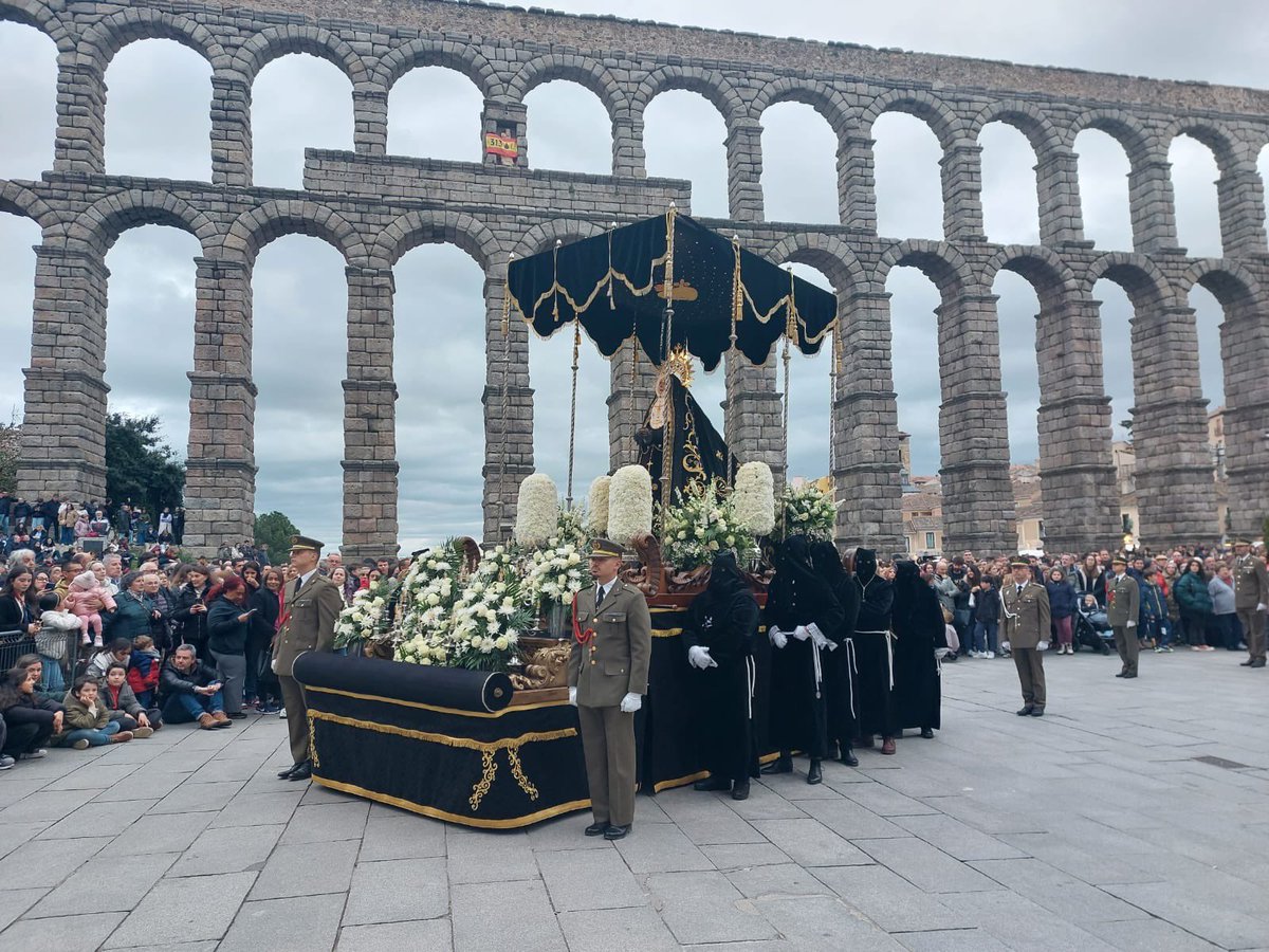 GrupoCPHE's tweet photo. #Segovia Holy Week in Segovia provides a unique setting to follow the steps of numerous saints, with the Good Friday procession linking the Cathedral with the Aqueduct. Declared a National Tourist Interest
#SpainHeritageCities
@spain @segovia_es @TurismoSegovia https://t.co/NVRhcLSCNh
