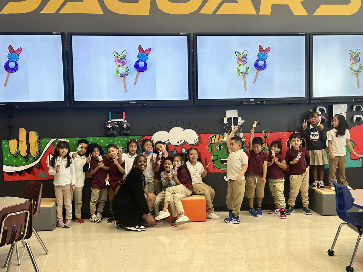 TheBigHopeOrg's tweet photo. BigHope students got creative this week-decorating Easter bunnies and 3D printing iPhones! Blending art and tech is what STEAM is all about! https://t.co/gH1vZ1zXny