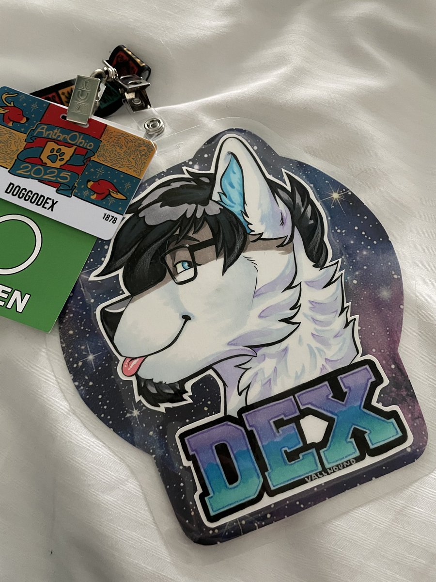 thedoggodex's tweet image. Special thanks to @Vallhound for this cute badge!!!
