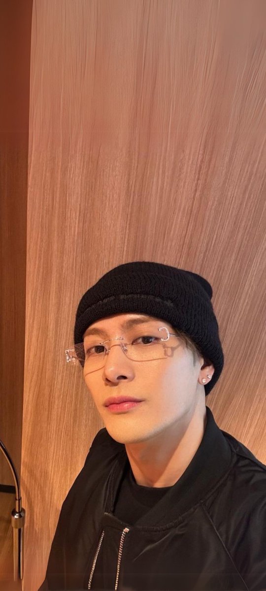 screensevens's tweet photo. [#JACKSONWANG] wallpaper ✨ https://t.co/m9IpeomFmm