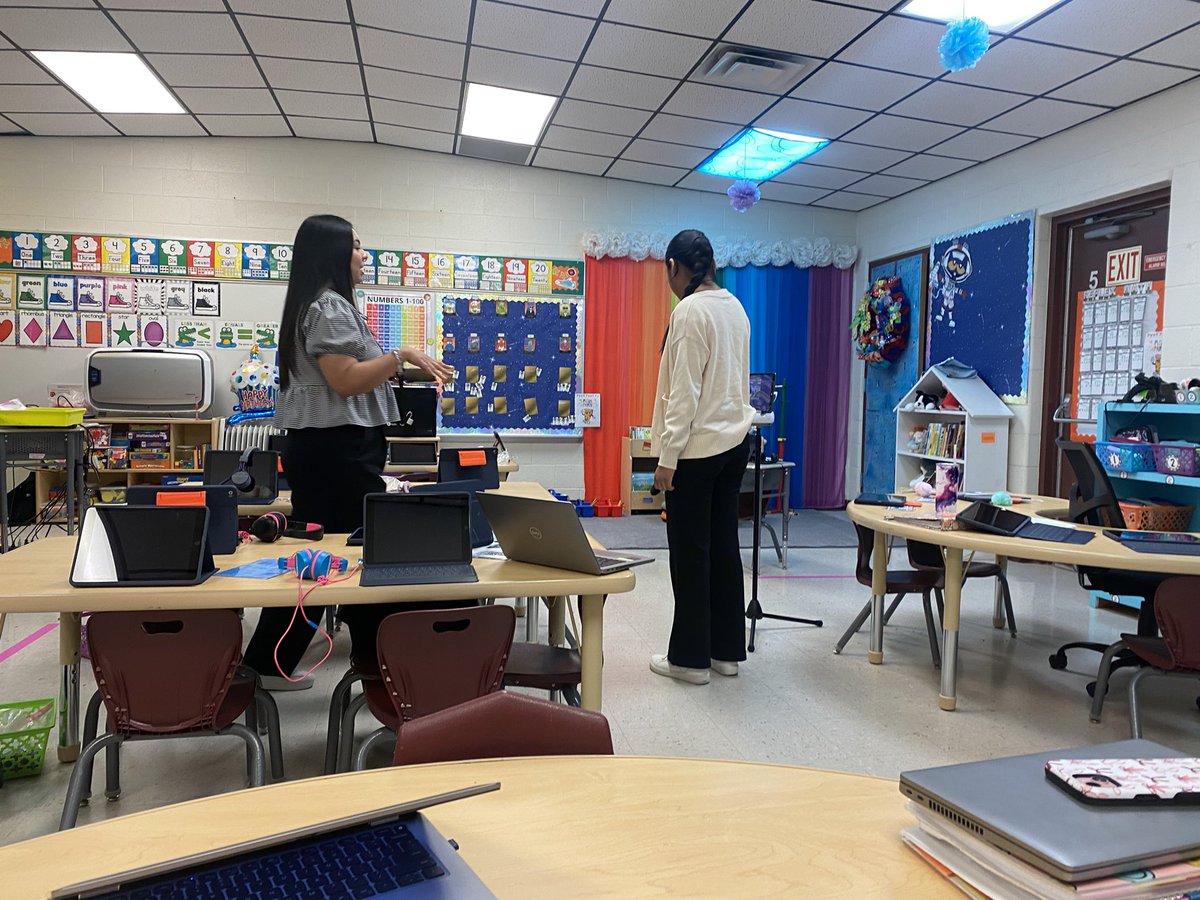 AguilarDLS's tweet photo. Our PLCs went off course this week but it was still a productive meeting! We taught each other how to use a range of devices to record lessons for undergraduate &amp; graduate courses. 👩🏻‍🎓 #fostergrowth @ysanchez15677 @VegaMairyn #UTRGV https://t.co/XcifzsboBx