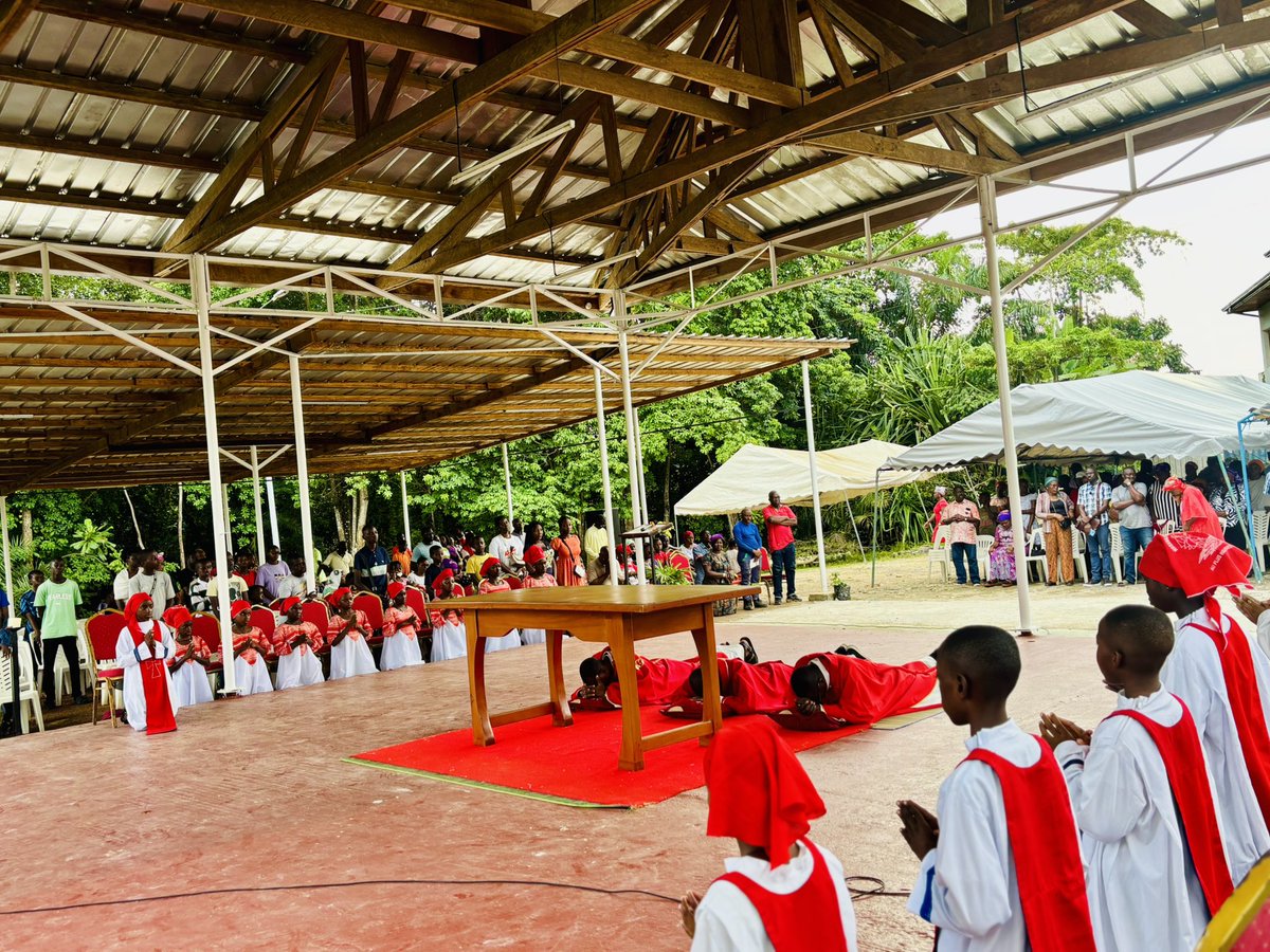 priscilNM's tweet image. #SemaineSainte 

Chers Amis,

Méditons nos actes et leurs conséquences. Nous sommes invités à être dans le #deuil. Car Dieu en Jésus est mort. Seigneur, accorde-nous de faire le bien et de t'aimer sincèrement. Aide-nous à #renoncer au mal. 

#PNM #LeMaîtreEnABesoin #VendrediSaint