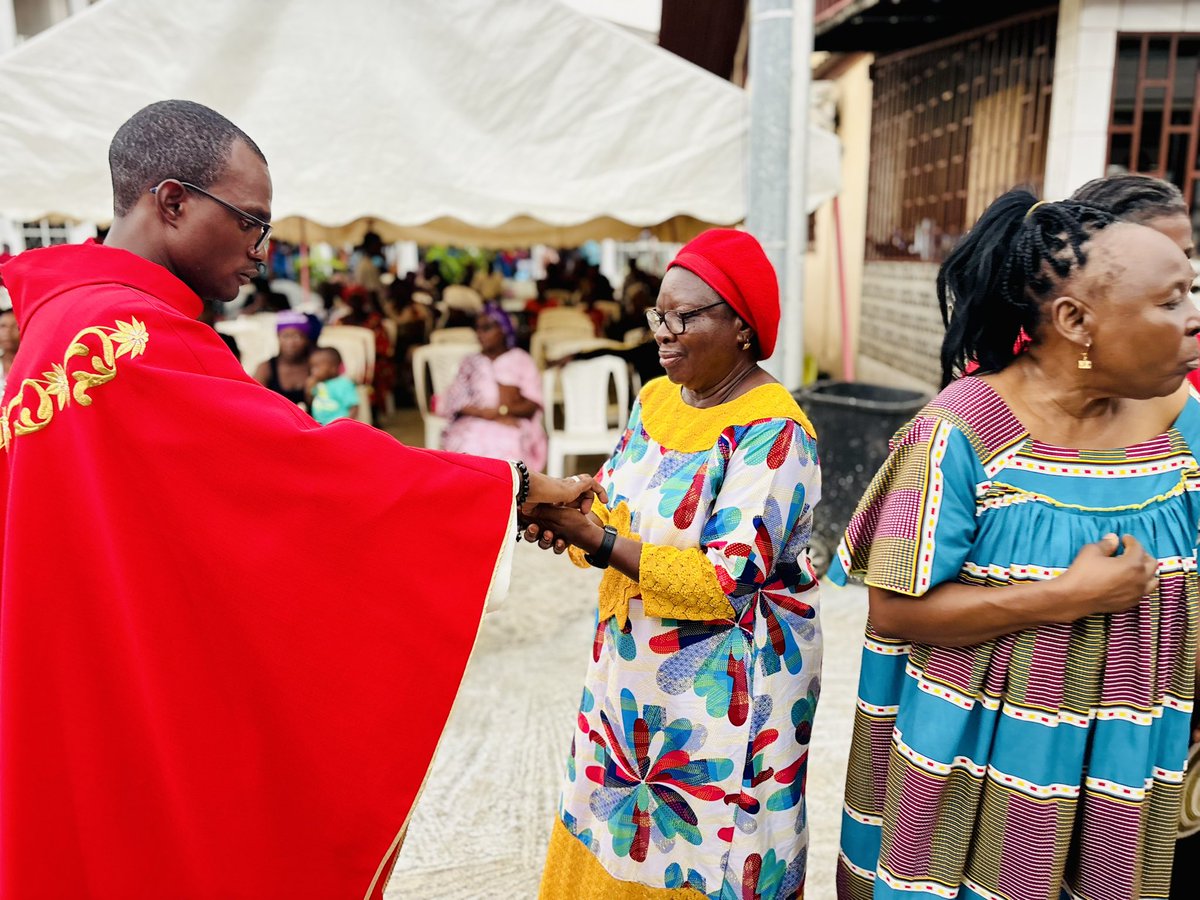 priscilNM's tweet image. #SemaineSainte 

Chers Amis,

Méditons nos actes et leurs conséquences. Nous sommes invités à être dans le #deuil. Car Dieu en Jésus est mort. Seigneur, accorde-nous de faire le bien et de t'aimer sincèrement. Aide-nous à #renoncer au mal. 

#PNM #LeMaîtreEnABesoin #VendrediSaint