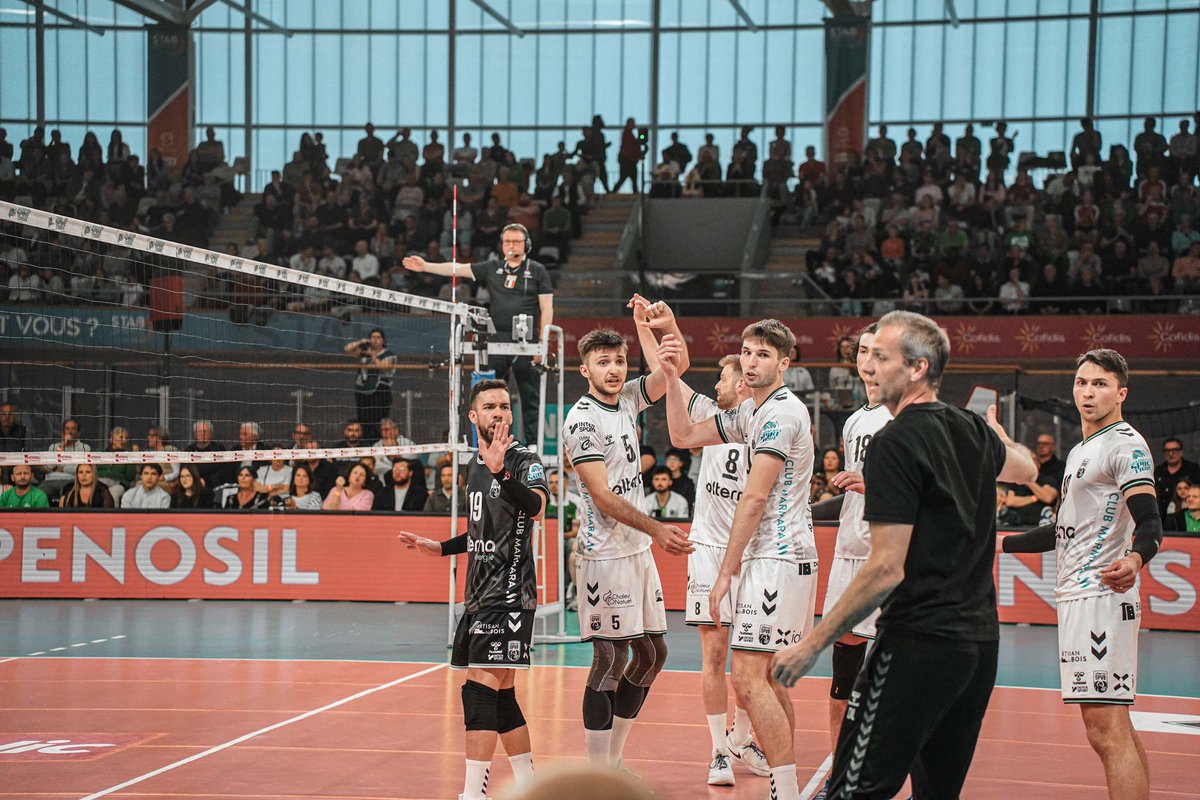 VolleyActu's tweet photo. 𝗥𝗘𝗠𝗢𝗡𝗧𝗘́𝗘 𝗛𝗜𝗦𝗧𝗢𝗥𝗜𝗤𝗨𝗘 𝗣𝗢𝗨𝗥 𝗟𝗘𝗦 𝗣𝗢𝗜𝗧𝗘𝗩𝗜𝗡𝗦 𝗤𝗨𝗜 𝗗𝗘́𝗖𝗥𝗢𝗖𝗛𝗘𝗡𝗧 𝗟𝗔 𝗗𝗘𝗠𝗜 𝗔𝗨 𝗕𝗢𝗨𝗧 𝗗’𝗨𝗡𝗘 𝗦𝗘́𝗥𝗜𝗘 𝗙𝗢𝗟𝗟𝗘 ! 😳

🟢 𝗩𝗜𝗖𝗧𝗢𝗜𝗥𝗘 3-2
🟢 𝗩𝗜𝗖𝗧𝗢𝗜𝗥𝗘 3-1
🟢 𝗩𝗜𝗖𝗧𝗢𝗜𝗥𝗘 3-1
🔴 𝗗𝗘́𝗙𝗔𝗜𝗧𝗘 3-1
🔴 𝗗𝗘́𝗙𝗔𝗜𝗧𝗘 3-1

📸 @LNVofficiel