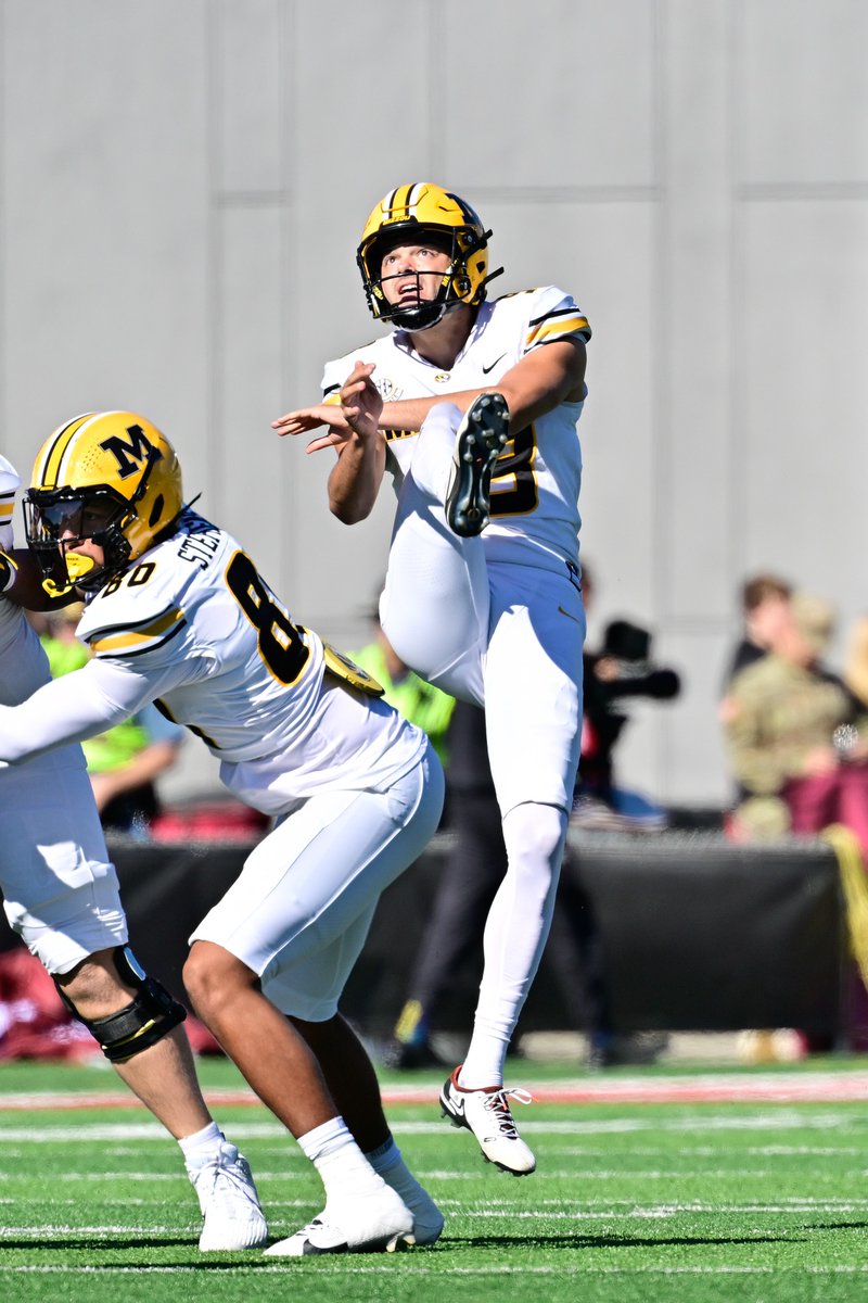 PeteNakos's tweet image. Missouri punter transfer Luke Bauer has signed with Michigan, @On3sports has learned. 

on3.com/transfer-porta…