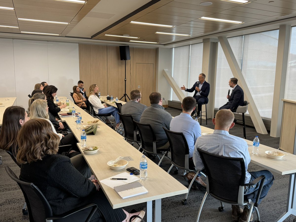 Enjoyed spending time with young leaders at the Sioux Falls 30 Under 30 event today and recognizing the significant contributions they are making in our community.