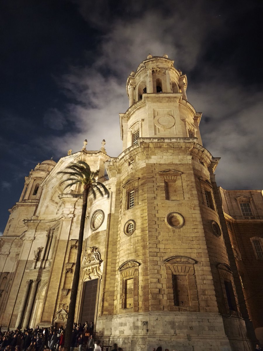 Pongan ustedes la descripción... porque a mí, no me salen palabras.