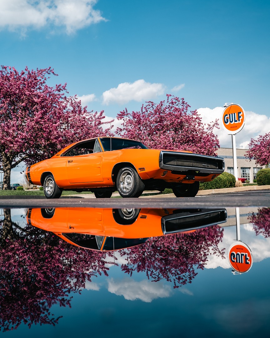 FastLaneSTL's tweet image. Another week in the books! Most of our team is off for the weekend, but we are still open on Saturdays from 9 am to 5 pm. See you for a visit!

#PhotoDumpFriday #FridayFeelings #ClassicCars