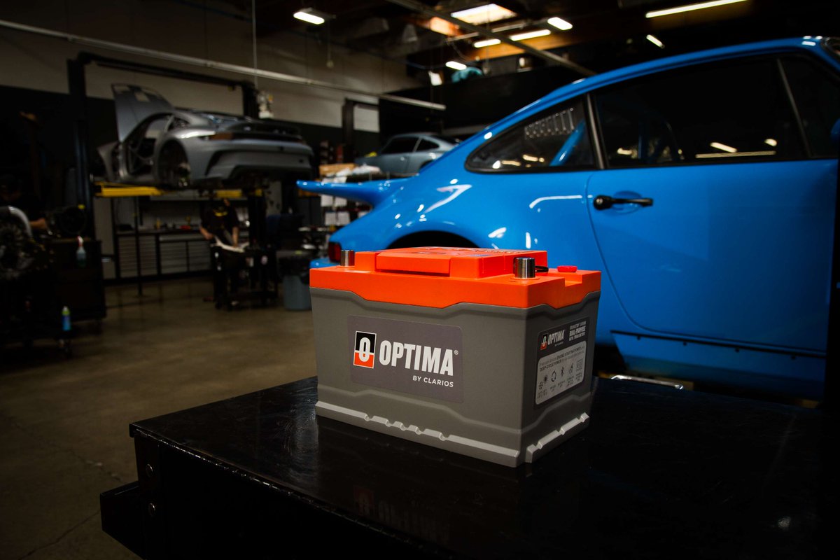 ClariosGlobal's tweet image. .@OPTIMABatteries is the Official Battery of #AirWater! On Apr 26 in Orange County we’ll unveil the ORANGETOP QH6 lithium pack and the BBi Porsches that Jeff Zwart and Loni Unser will race up Pikes Peak. Details 👉 ow.ly/X2cT50VEcSC #Porsche #OPTIMABatteries #Clarios