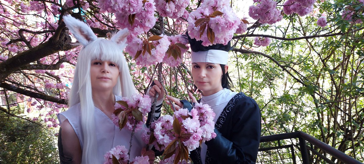 LuxTwinsCosplay's tweet photo. so happy that the flowers were still blooming!
photo by @__BWF 🫶🫶
#luxcon #yuyuhakusho #hiei #kurama #sakura #yuyuhakushocosplay #oldschoolanime https://t.co/qdHHsQuClC