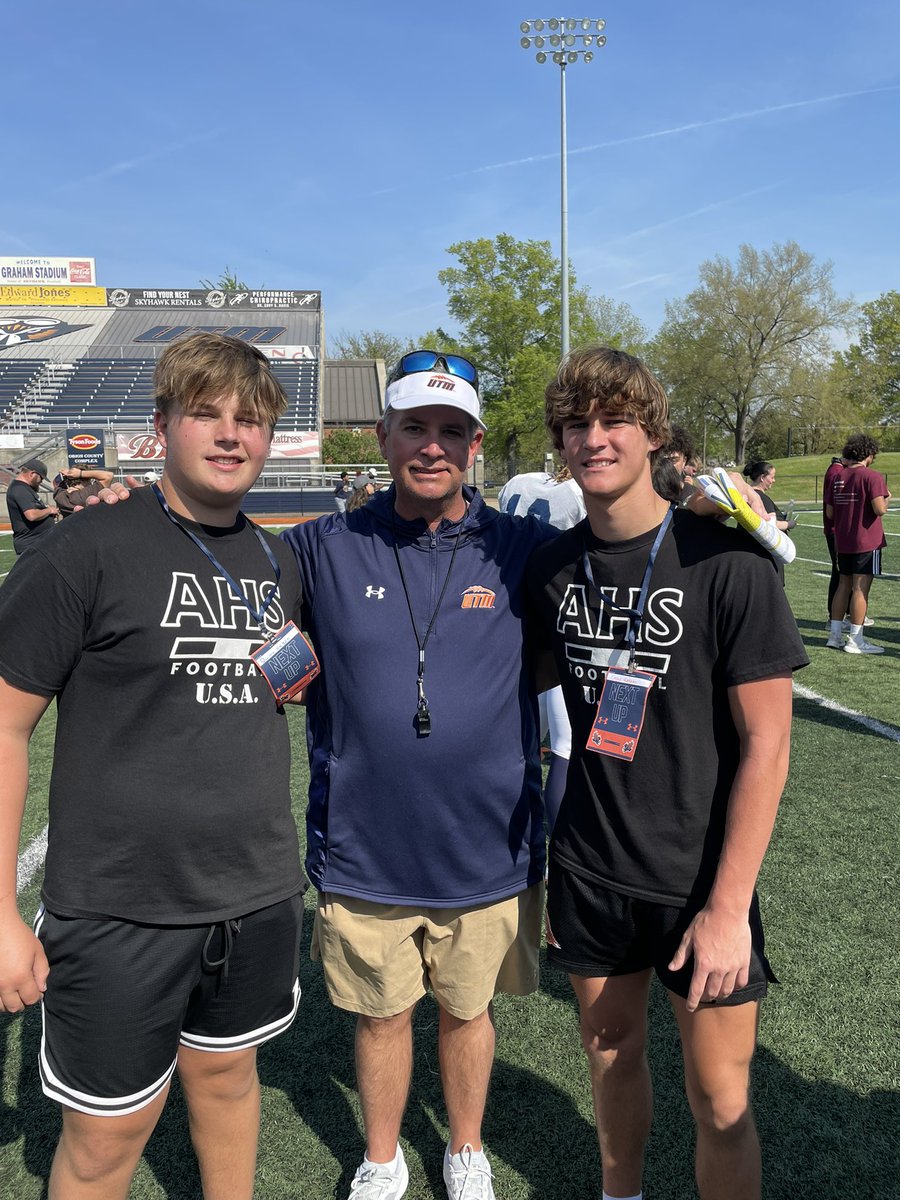 Quinn Gagen (@quinngagen72) on Twitter photo Had an amazing time at <a href="/UTM_FOOTBALL/">UT Martin Football</a> junior day! The atmosphere was electric! Canāt wait to be back up! <a href="/CoachStoutUTM/">Coach Stout š</a> <a href="/CoachLeno_UTM/">Lenon James Jr.</a> <a href="/JaredLuginbill/">Jared Luginbill</a> <a href="/CoachEvanDreyer/">Evan Dreyer</a> <a href="/_AHS_Football/">Anderson Football</a> <a href="/PrepRedzoneOH/">Prep Redzone Ohio</a> <a href="/AllenTrieu/">Allen Trieu</a> Had an amazing time at <a href="/UTM_FOOTBALL/">UT Martin Football</a> junior day! The atmosphere was electric! Canāt wait to be back up! <a href="/CoachStoutUTM/">Coach Stout š</a> <a href="/CoachLeno_UTM/">Lenon James Jr.</a> <a href="/JaredLuginbill/">Jared Luginbill</a> <a href="/CoachEvanDreyer/">Evan Dreyer</a> <a href="/_AHS_Football/">Anderson Football</a> <a href="/PrepRedzoneOH/">Prep Redzone Ohio</a> <a href="/AllenTrieu/">Allen Trieu</a>