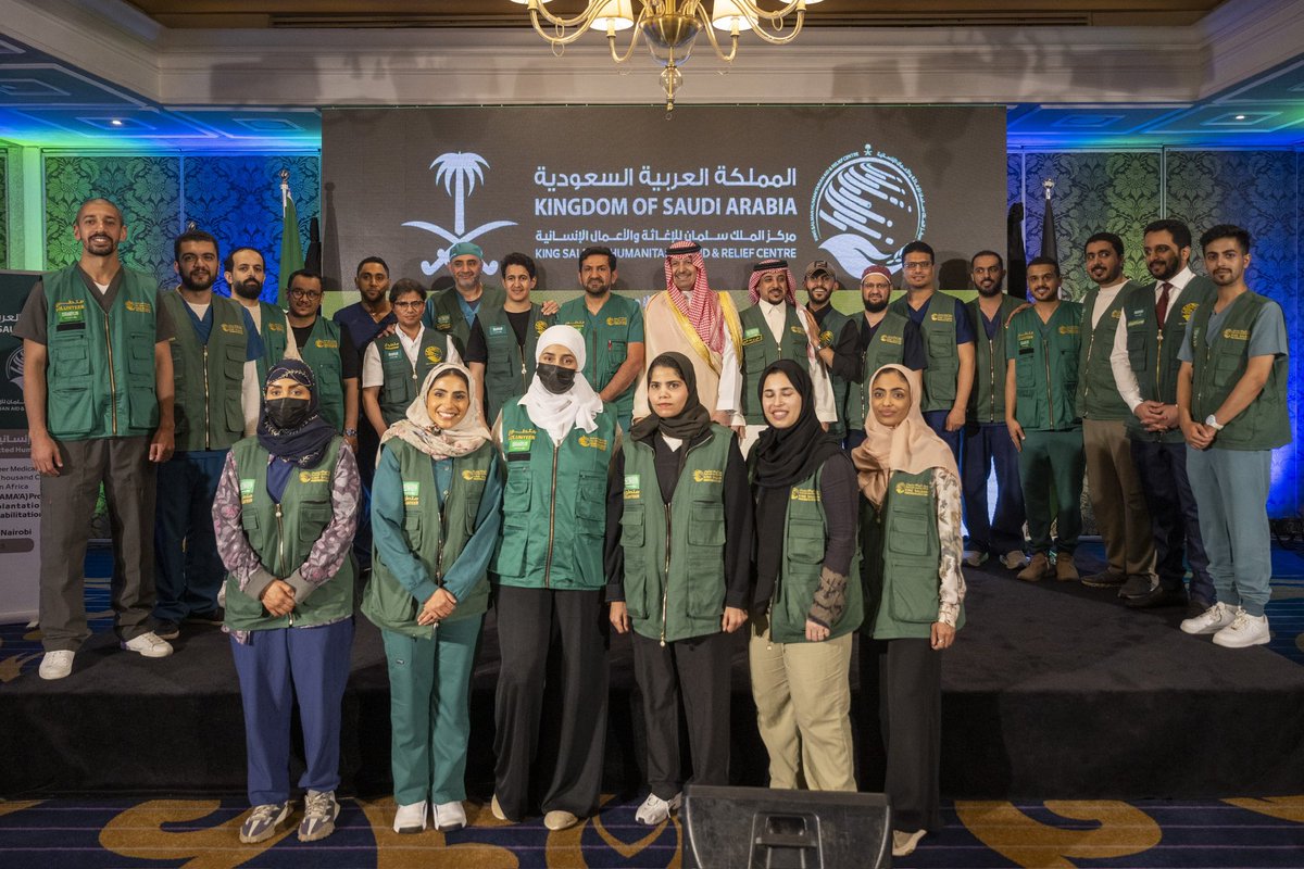 أنا نفاخر كل يوم بانتماء 🇸🇦
لنسابق العلياء ولا نترددا

متوشحين باسمها في رحلة
ووقودنا عشق تنامى للسماء 

في حملة ممتدة غاياتها
لا نبرح اليوم حتى نسمع 

<a href="/KSRelief/">مركز الملك سلمان للإغاثة</a> 
 #سمع_السعودية_التطوعي