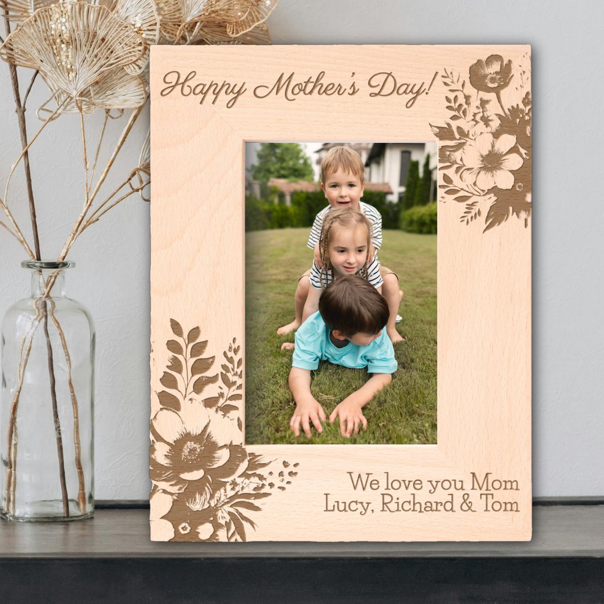 fantabuloustef's tweet image. A cute personalizable frame to surround the most beautiful Mother’s Day gift: zazzle.com/happy_mother_s…

#mothersdaygifts #etchedframe #personalizedframe #floralframe #fantabuloustef #zazzlemade