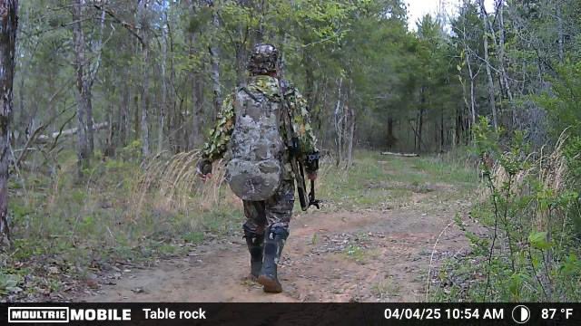 HuntsvilleHuntr's tweet photo. @BassProShops @Cabelas Picked up this new turkey vest from Cabelas for this season…extremely comfortable! #TatrLite https://t.co/HppaG8PV1C