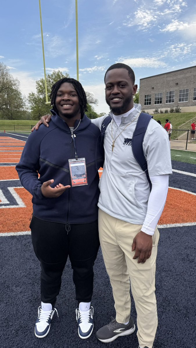Kylan Sharp (@sharpkylan) on Twitter photo Had a great time at <a href="/UTM_FOOTBALL/">UT Martin Football</a> ! Thanks <a href="/CoachLeno_UTM/">Lenon James Jr.</a> for the invite.<a href="/CoachStoutUTM/">Coach Stout 🏈</a> <a href="/coachperry_8/">Josh Perry</a> <a href="/CoachSlade_Cal/">Slade Calhoun</a> <a href="/_CoachPeery/">Peery</a> <a href="/MunfordCougarFB/">Munford High School Football</a> Had a great time at <a href="/UTM_FOOTBALL/">UT Martin Football</a> ! Thanks <a href="/CoachLeno_UTM/">Lenon James Jr.</a> for the invite.<a href="/CoachStoutUTM/">Coach Stout 🏈</a> <a href="/coachperry_8/">Josh Perry</a> <a href="/CoachSlade_Cal/">Slade Calhoun</a> <a href="/_CoachPeery/">Peery</a> <a href="/MunfordCougarFB/">Munford High School Football</a>