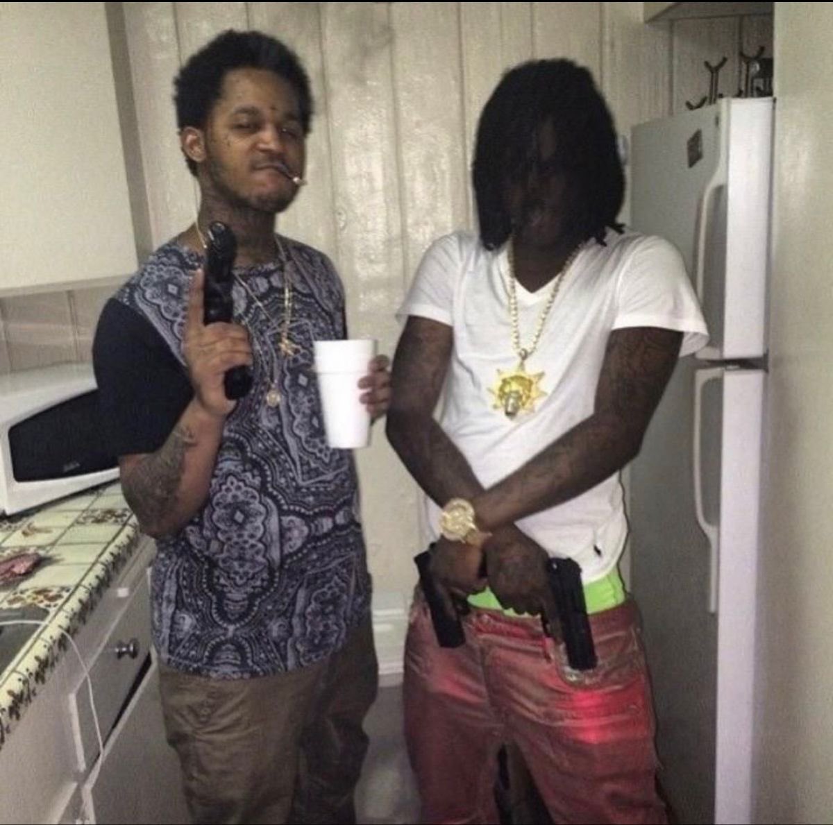 fyeclip3's tweet photo. Just 2 cousins https://t.co/wCFzw2UV5Y