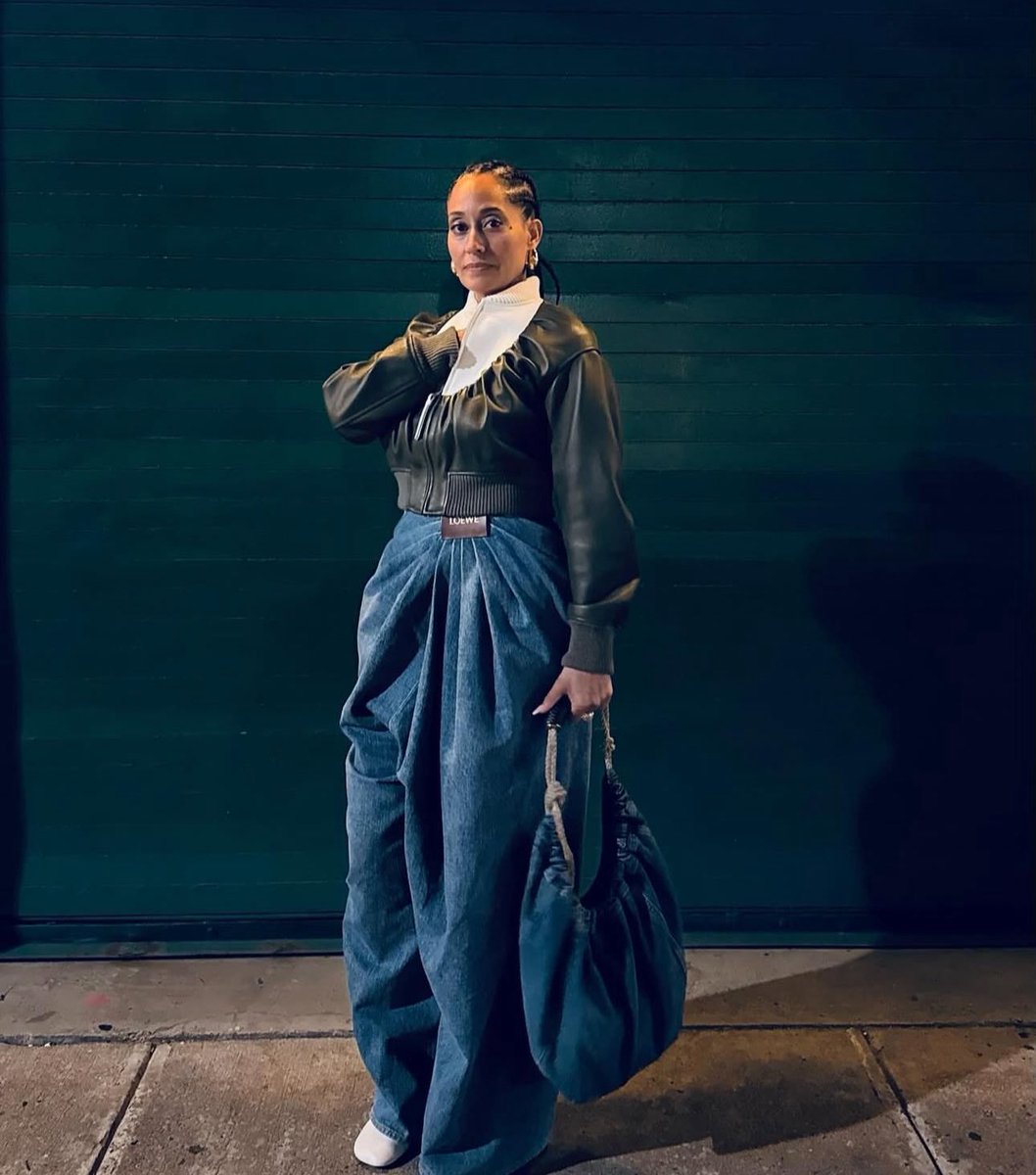 thatgirl. tweet media